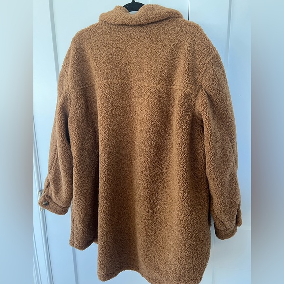 Old Navy Cozy Sherpa Shacket - Picture 2 of 4